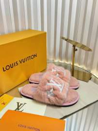 Picture of Louis Vuitton Slippers _SKULVsz35-39mnq1119516